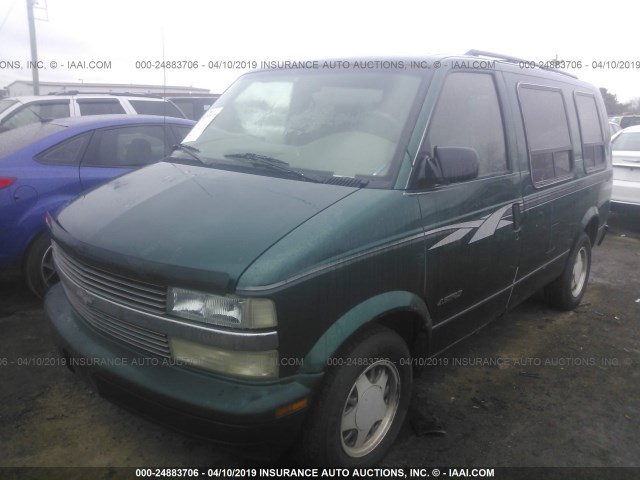 1GBDM19W2WB158022 - 1998 CHEVROLET ASTRO GREEN photo 2