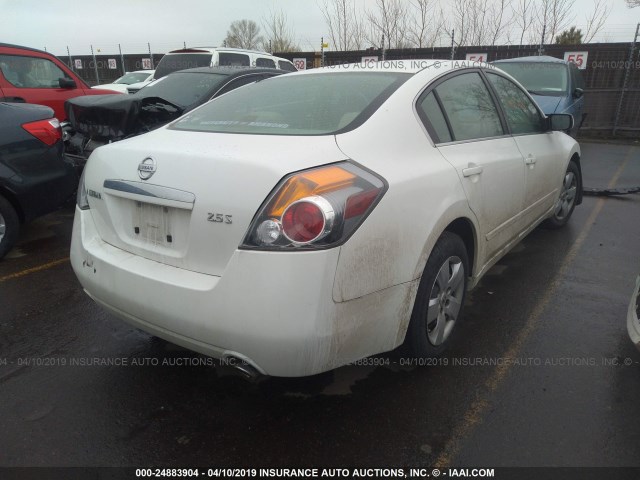 1N4AL21E77C179413 - 2007 NISSAN ALTIMA 2.5/2.5S WHITE photo 4