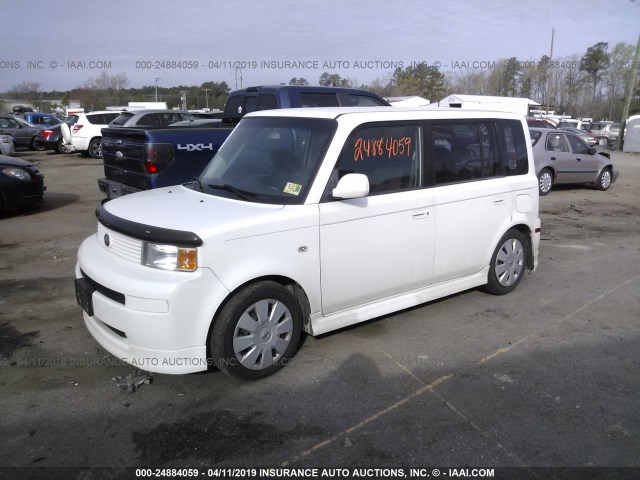 JTLKT324364120141 - 2006 TOYOTA SCION XB WHITE photo 2