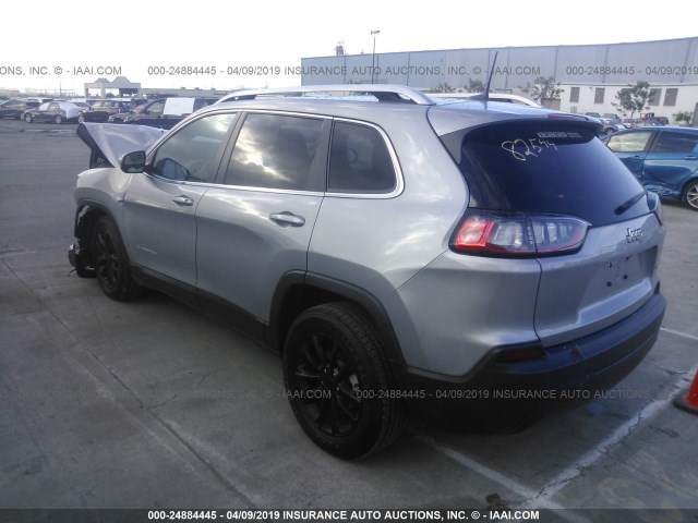 1C4PJLCB7KD114471 - 2019 JEEP CHEROKEE LATITUDE SILVER photo 3