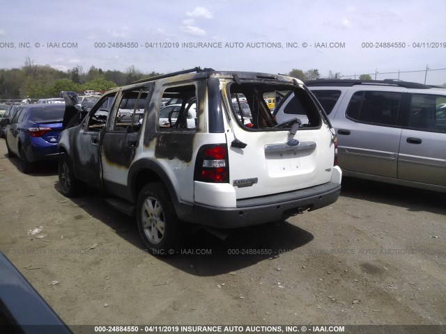 1FMEU73E66UA96756 - 2006 FORD EXPLORER XLT WHITE photo 3