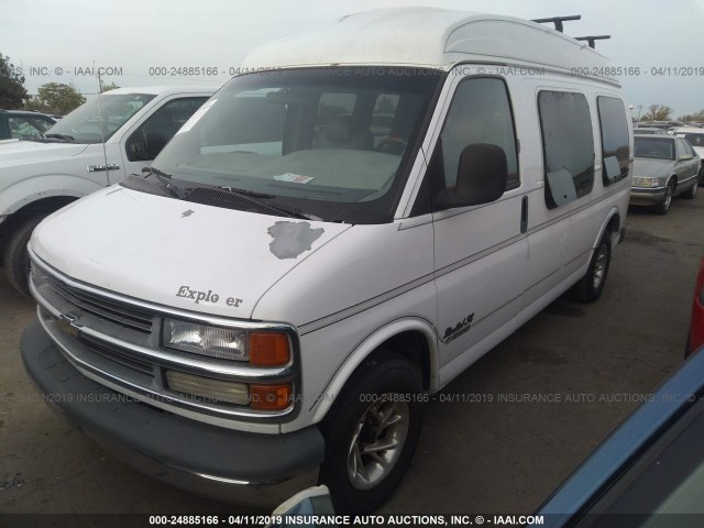 1GBFG15R9Y1279350 - 2000 CHEVROLET EXPRESS G1500  WHITE photo 2