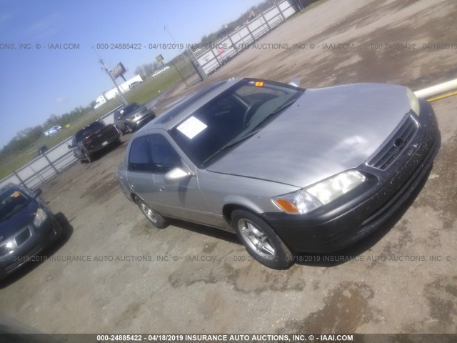 4T1BG22K5YU620471 - 2000 TOYOTA CAMRY CE/LE/XLE 银色 照片 1