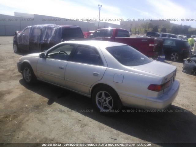 4T1BG22K5YU620471 - 2000 TOYOTA CAMRY CE/LE/XLE 银色 照片 3