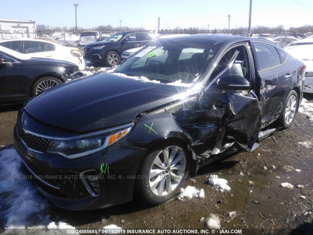 5XXGT4L38JG243025 - 2018 KIA OPTIMA LX/S GRAY photo 2