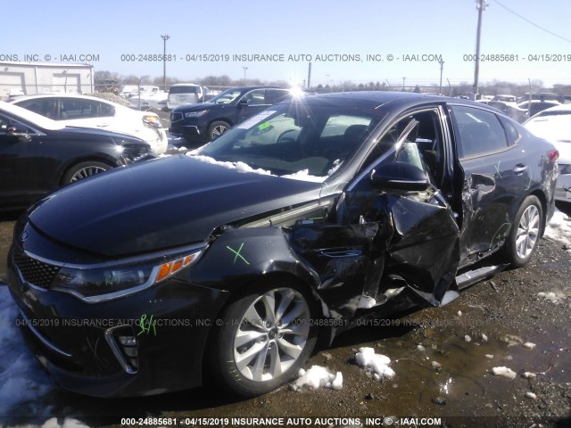 5XXGT4L38JG243025 - 2018 KIA OPTIMA LX/S GRAY photo 6