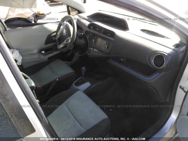 JTDKDTB32D1542349 - 2013 TOYOTA PRIUS C SILVER photo 5