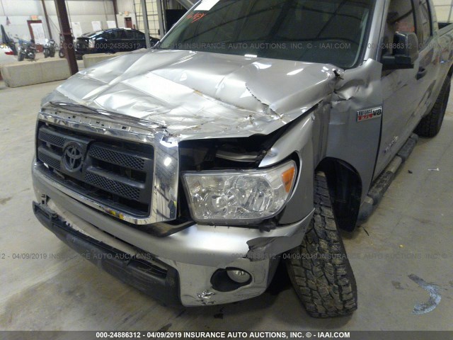 5TFUY5F13CX243255 - 2012 TOYOTA TUNDRA DOUBLE CAB SR5 SILVER photo 6
