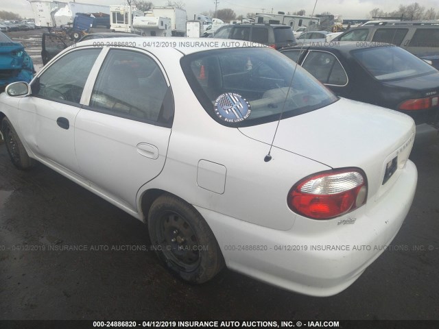 KNAFB121815040795 - 2001 KIA SEPHIA LS WHITE photo 3