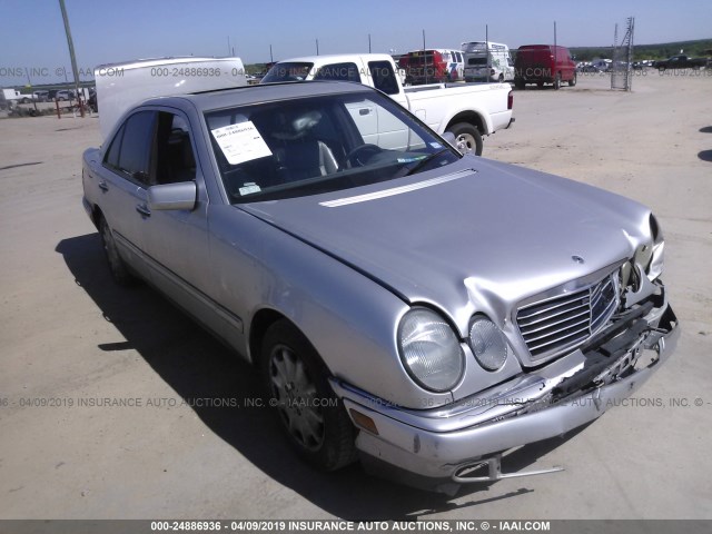 WDBJF55F3TJ005719 - 1996 MERCEDES-BENZ E 320 SILVER photo 1