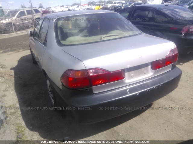 JHMCG6658XC012094 - 1999 HONDA ACCORD LX BEIGE photo 3