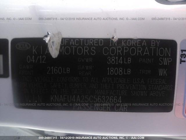 KNAFU4A25C5632664 - 2012 KIA FORTE EX WHITE photo 9