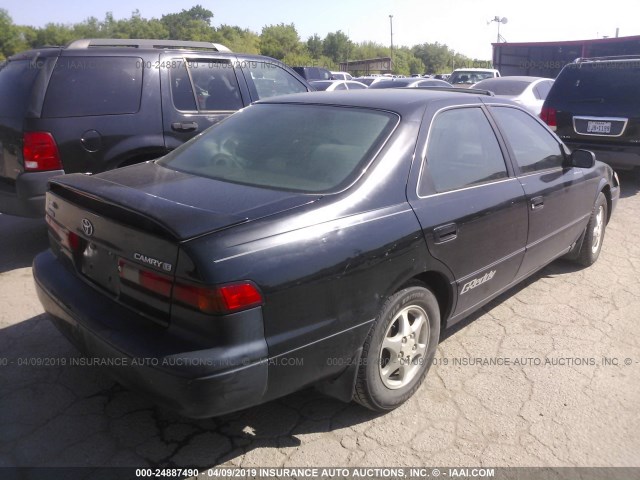4T1BG22K9XU486076 - 1999 TOYOTA CAMRY CE/LE/XLE 黑色 照片 4
