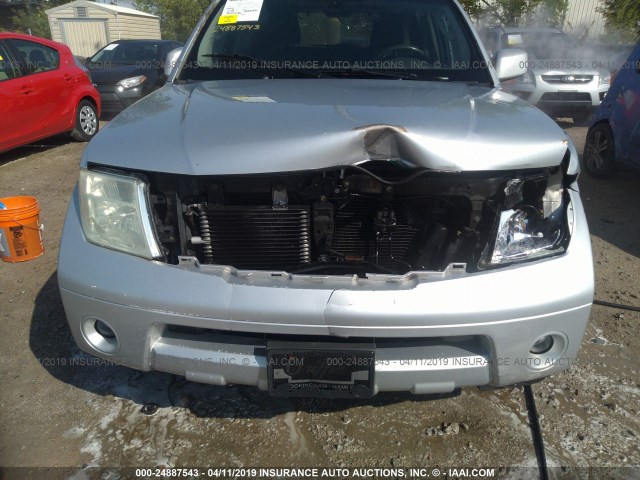 5N1AR18UX6C627590 - 2006 NISSAN PATHFINDER LE/SE/XE SILVER photo 6