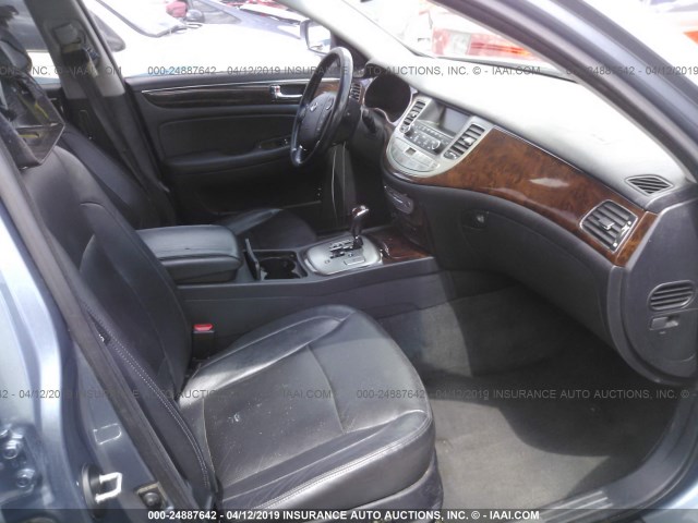 KMHGC4DE0AU097550 - 2010 HYUNDAI GENESIS 3.8L SILVER photo 5