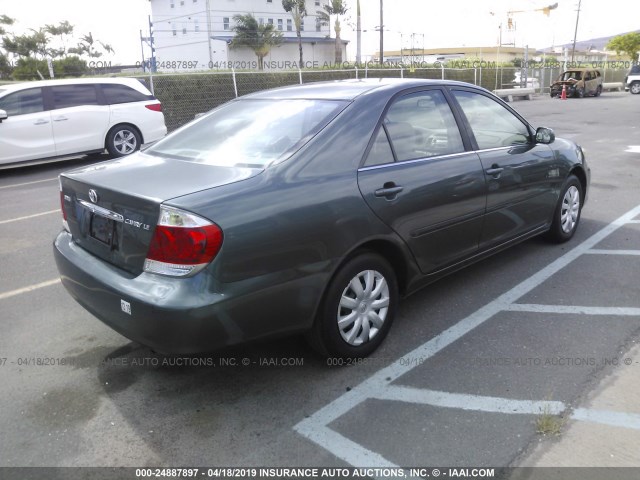 JTDBE30KX53012630 - 2005 TOYOTA CAMRY LE/XLE/SE GREEN photo 4