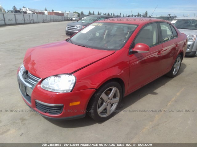 3VWAZ7AJXAM104033 - 2010 VOLKSWAGEN JETTA LIMITED RED photo 2