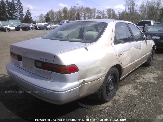 4T1BG22K9WU848373 - 1998 TOYOTA CAMRY CE/LE/XLE GOLD photo 4