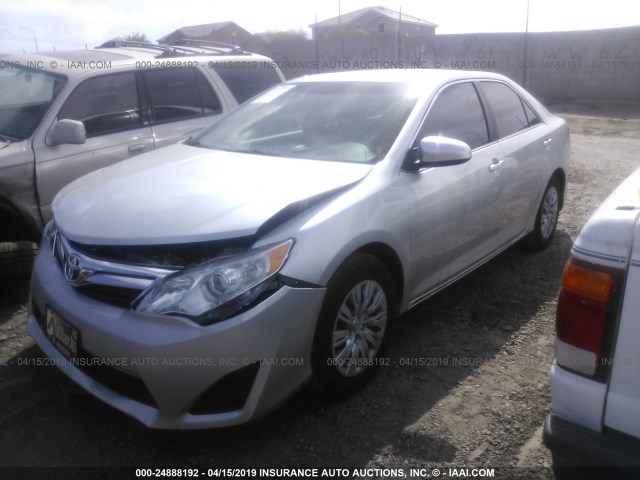 4T1BF1FK7EU306677 - 2014 TOYOTA CAMRY L/SE/LE/XLE 银色 照片 2