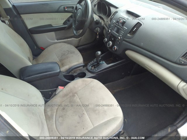 KNAFU4A22A5216147 - 2010 KIA FORTE EX SILVER photo 5