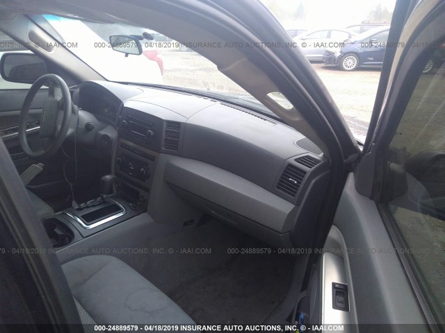 1J4GR48K55C724977 - 2005 JEEP GRAND CHEROKEE LAREDO/COLUMBIA/FREEDOM 黑色 照片 5