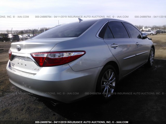 4T1BK1FK9GU573124 - 2016 TOYOTA CAMRY XSE/XLE Gümüş foto 4
