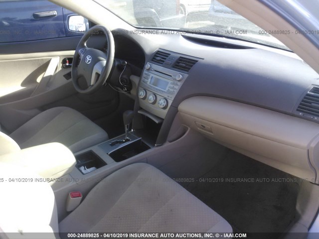 4T1BE46K49U864447 - 2009 TOYOTA CAMRY SE/LE/XLE Light Blue photo 5