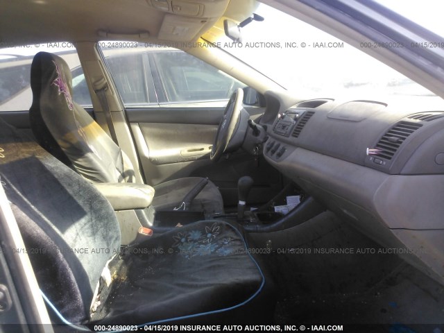 JTDBE32K840271761 - 2004 TOYOTA CAMRY LE/XLE GREEN photo 5