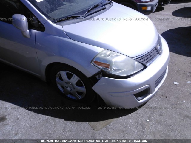 3N1BC13E88L459226 - 2008 NISSAN VERSA S/SL SILVER photo 6