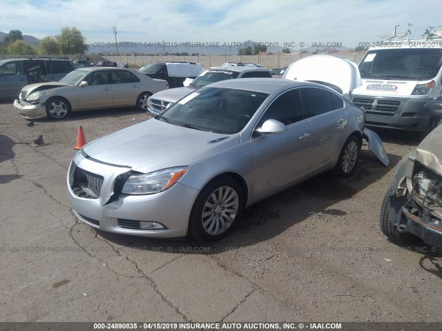 2G4GR5EK7C9192034 - 2012 BUICK REGAL SILVER photo 2