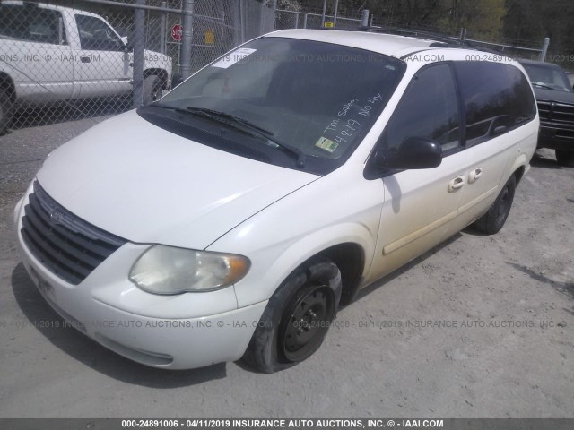 2C4GP44R55R161144 - 2005 CHRYSLER TOWN & COUNTRY LX WHITE photo 2