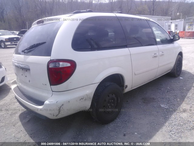 2C4GP44R55R161144 - 2005 CHRYSLER TOWN & COUNTRY LX WHITE photo 4