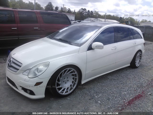 4JGCB75EX7A039246 - 2007 MERCEDES-BENZ R 500 WHITE photo 2