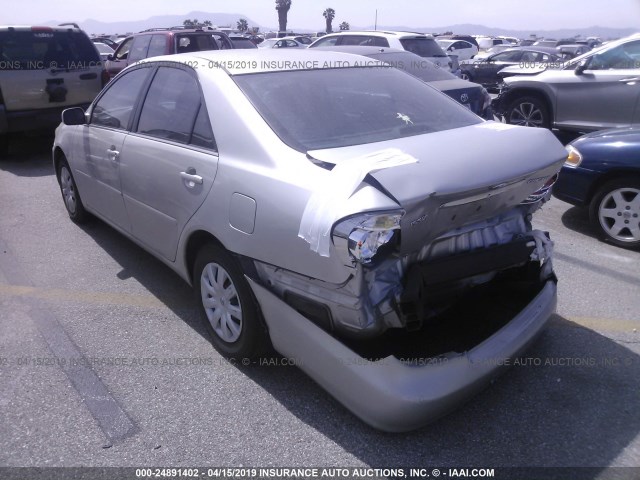 4T1BE30K05U435013 - 2005 TOYOTA CAMRY LE/XLE/SE SILVER photo 3