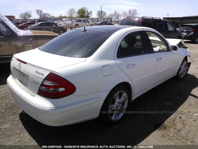 WDBUF83J05X171086 - 2005 MERCEDES-BENZ E 500 4MATIC 白色 照片 4