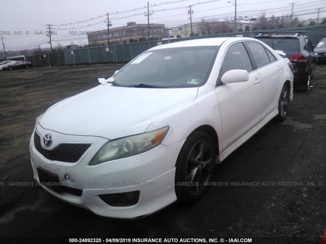 4T1BF3EK4AU537916 - 2010 TOYOTA CAMRY SE/LE/XLE WHITE photo 2