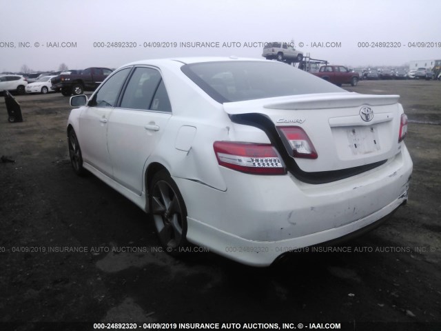 4T1BF3EK4AU537916 - 2010 TOYOTA CAMRY SE/LE/XLE WHITE photo 3