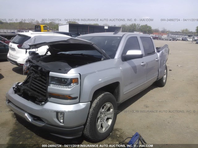 3GCUKREC6JG494221 - 2018 CHEVROLET SILVERADO K1500 LT SILVER photo 2