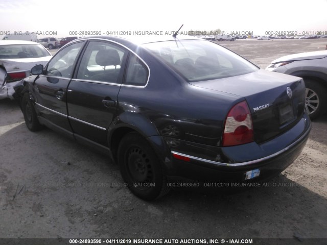 WVWMD63B24E287310 - 2004 VOLKSWAGEN PASSAT GL BLUE photo 3