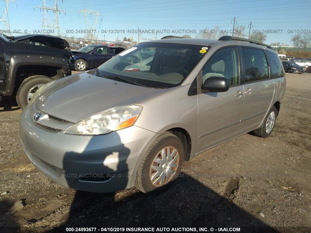 5TDZA23CX6S562306 - 2006 TOYOTA SIENNA CE/LE SILVER photo 2