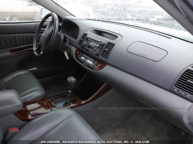 JTDBF30K820079544 - 2002 TOYOTA CAMRY LE/XLE/SE BLUE photo 5