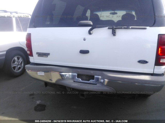 1FMPU18L22LA83984 - 2002 FORD EXPEDITION EDDIE BAUER WHITE photo 6