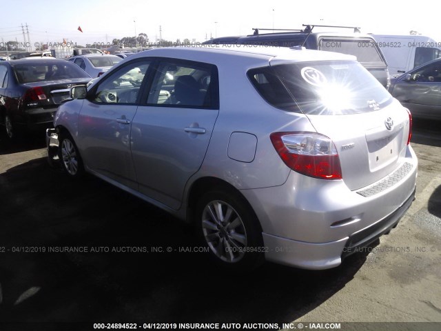2T1KU4EE5AC269501 - 2010 TOYOTA COROLLA MATRIX  SILVER photo 3