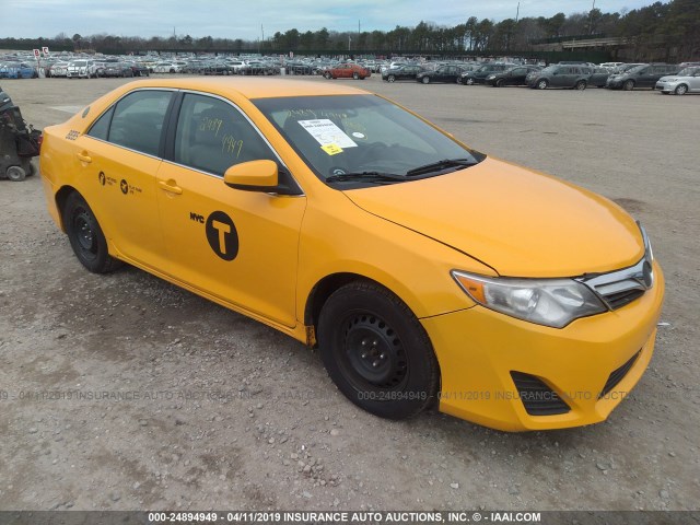 4T1BD1FK0EU106312 - 2014 TOYOTA CAMRY HYBRID/LE/XLE YELLOW photo 1