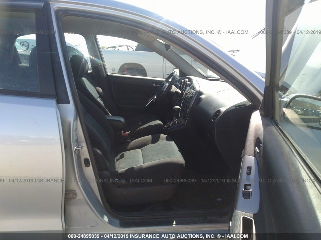 2T1LR32E36C557917 - 2006 TOYOTA COROLLA MATRIX XR SILVER photo 5