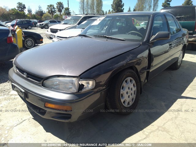 4T1BG12K5TU917467 - 1996 TOYOTA CAMRY DX/LE/XLE GRAY photo 2