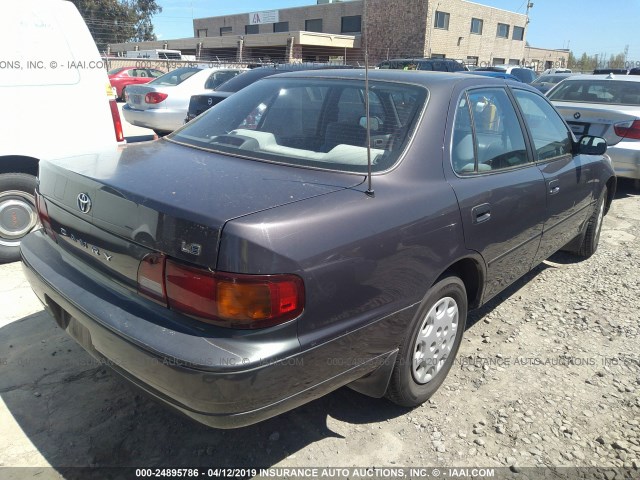 4T1BG12K5TU917467 - 1996 TOYOTA CAMRY DX/LE/XLE GRAY photo 4