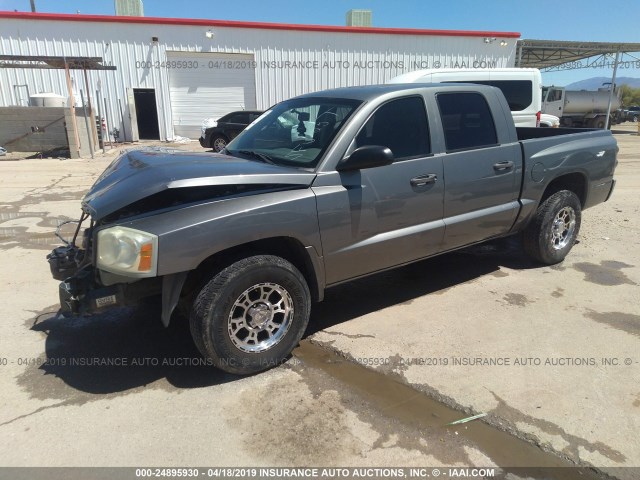 1D7HE28K25S247429 - 2005 DODGE DAKOTA QUAD/ST GRAY photo 2