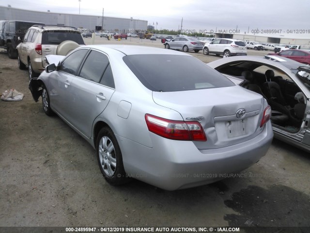 4T1BE46K29U296246 - 2009 TOYOTA CAMRY SE/LE/XLE SILVER photo 3