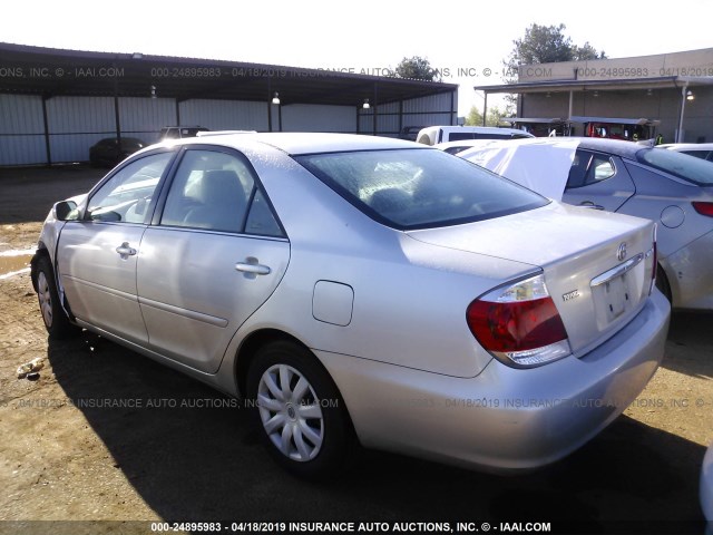 4T1BE32K16U685374 - 2006 TOYOTA CAMRY LE/XLE/SE SILVER photo 3